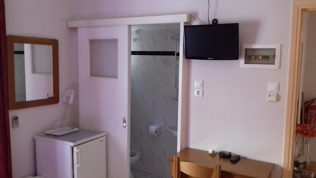 Kabanis Rooms Ermoupoli Eksteriør billede