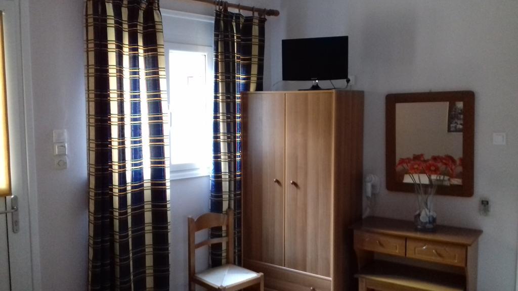 Kabanis Rooms Ermoupoli Eksteriør billede